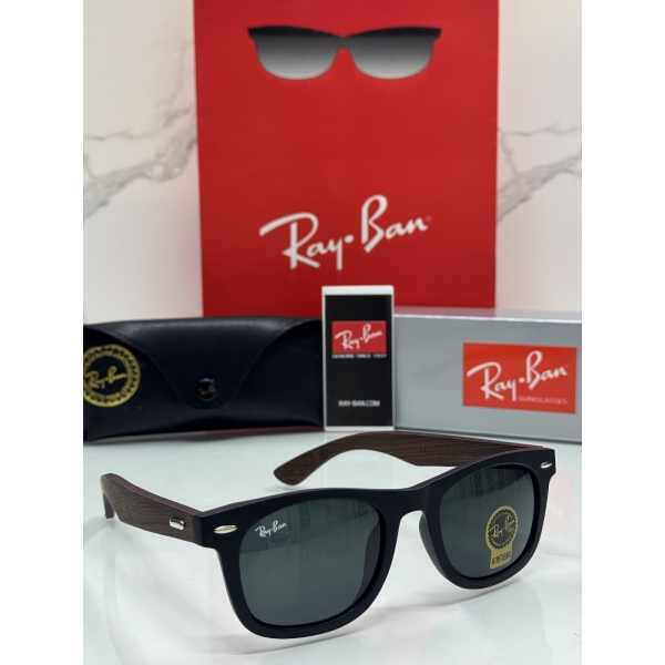 Lentes RAY-BAN — Ref. LF-L217-0230 con el packaging mostrado en la fotografía
