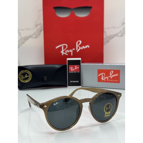 Lentes RAY-BAN — Ref. LF-L217-0240 con el packaging mostrado en la fotografía