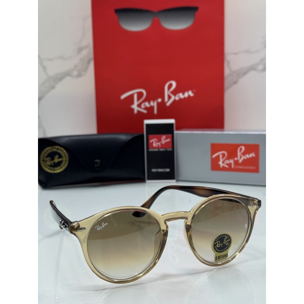 Lentes RAY-BAN — Ref. LF-L217-0242 con el packaging mostrado en la fotografía