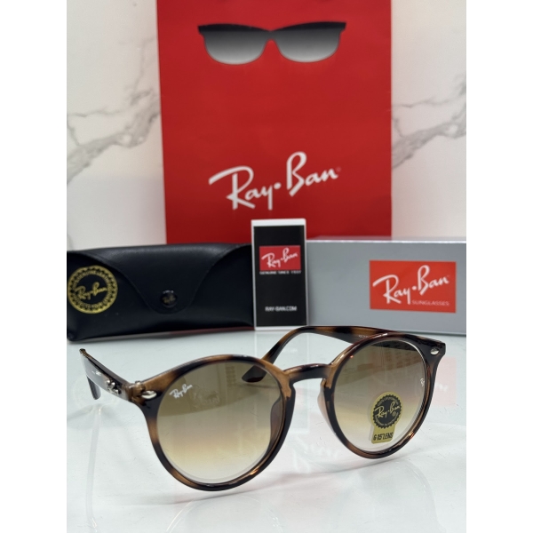 Lentes RAY-BAN — Ref. LF-L217-0244 con el packaging mostrado en la fotografía