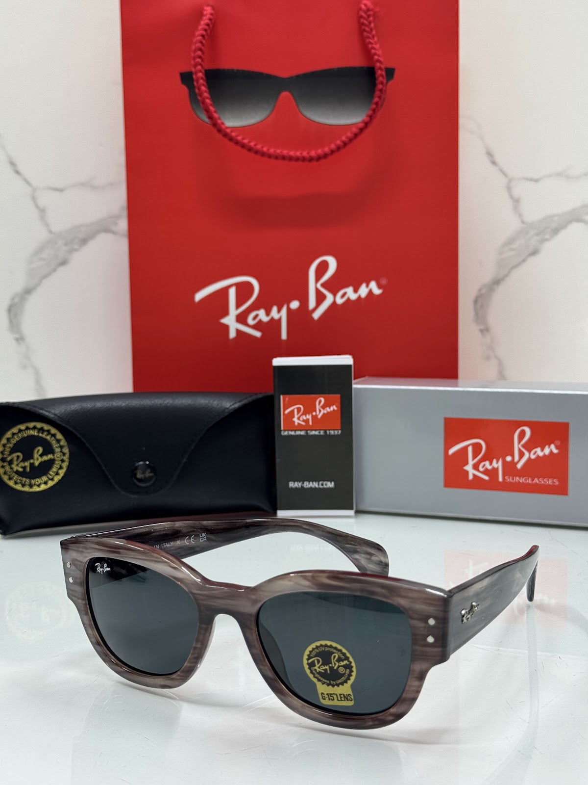 Lentes RAY-BAN — Ref. LF-L217-0259 con el packaging mostrado en la fotografía