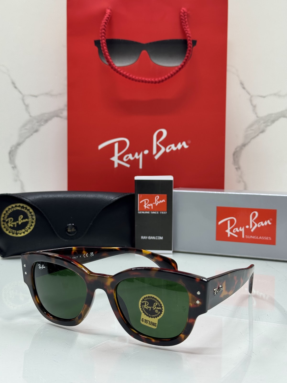 Lentes RAY-BAN — Ref. LF-L217-0262 con el packaging mostrado en la fotografía