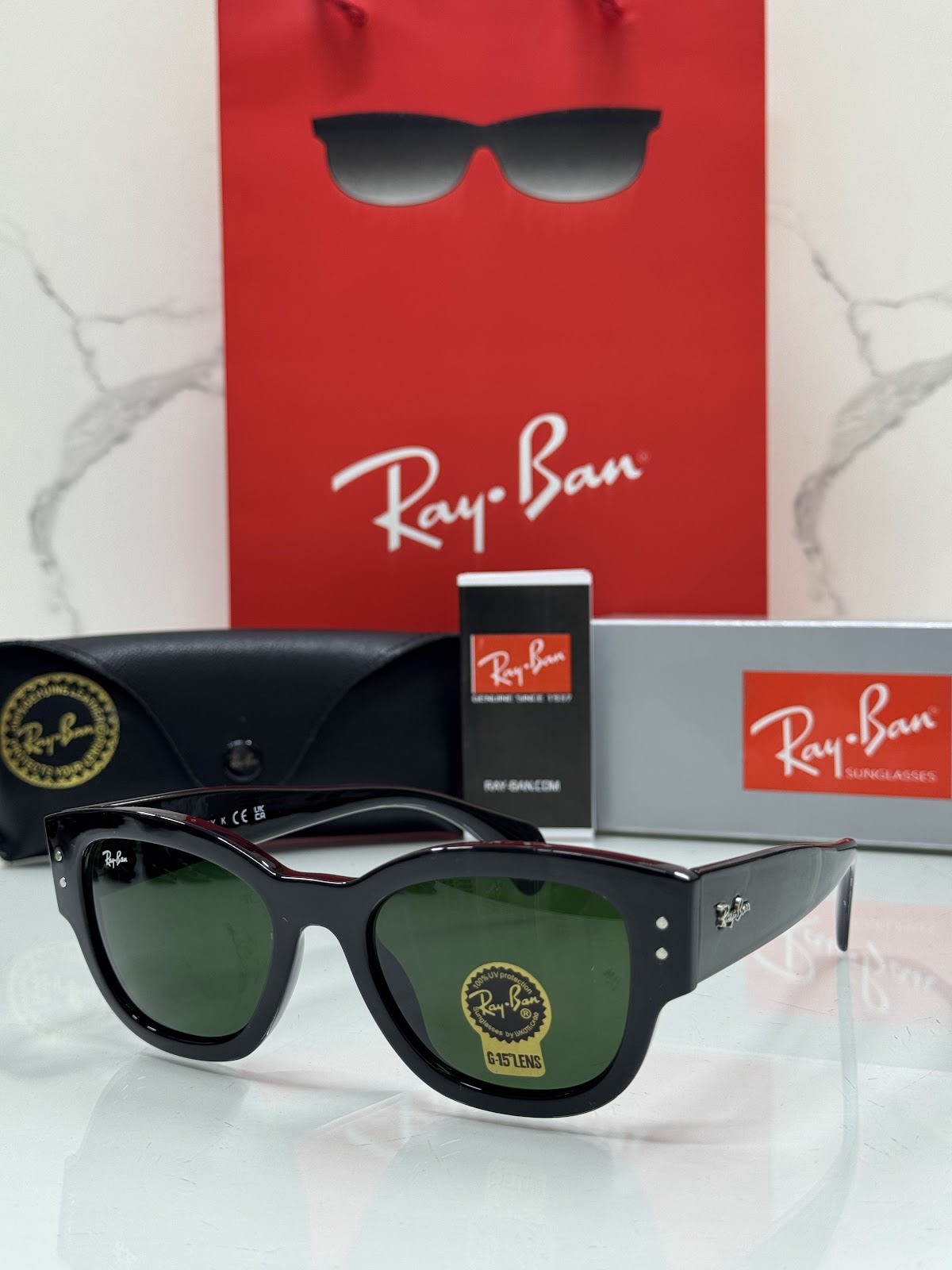 Lentes RAY-BAN — Ref. LF-L217-0266 con el packaging mostrado en la fotografía