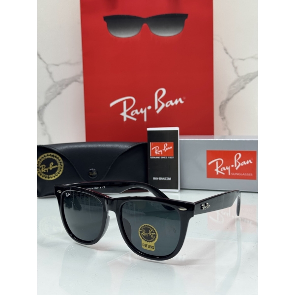 Lentes RAY-BAN — Ref. LF-L217-0267 con el packaging mostrado en la fotografía