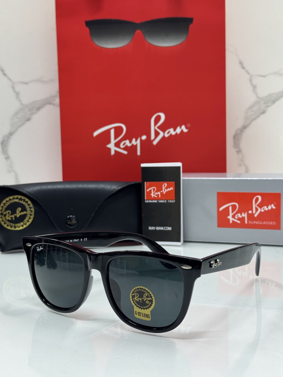 Lentes RAY-BAN — Ref. LF-L217-0267 con el packaging mostrado en la fotografía