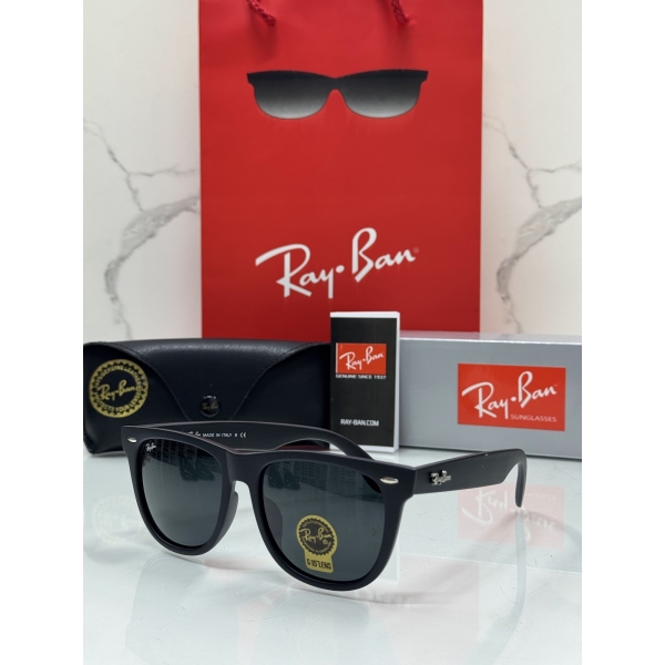 Lentes RAY-BAN — Ref. LF-L217-0269 con el packaging mostrado en la fotografía