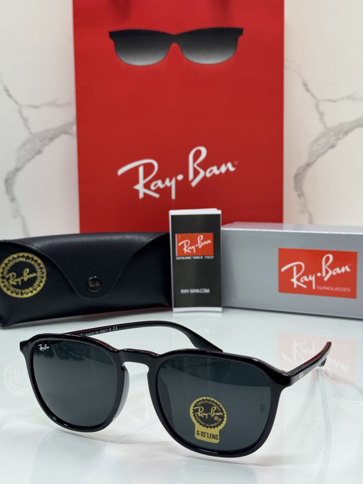Lentes RAY-BAN — Ref. LF-L217-0277 con el packaging mostrado en la fotografía