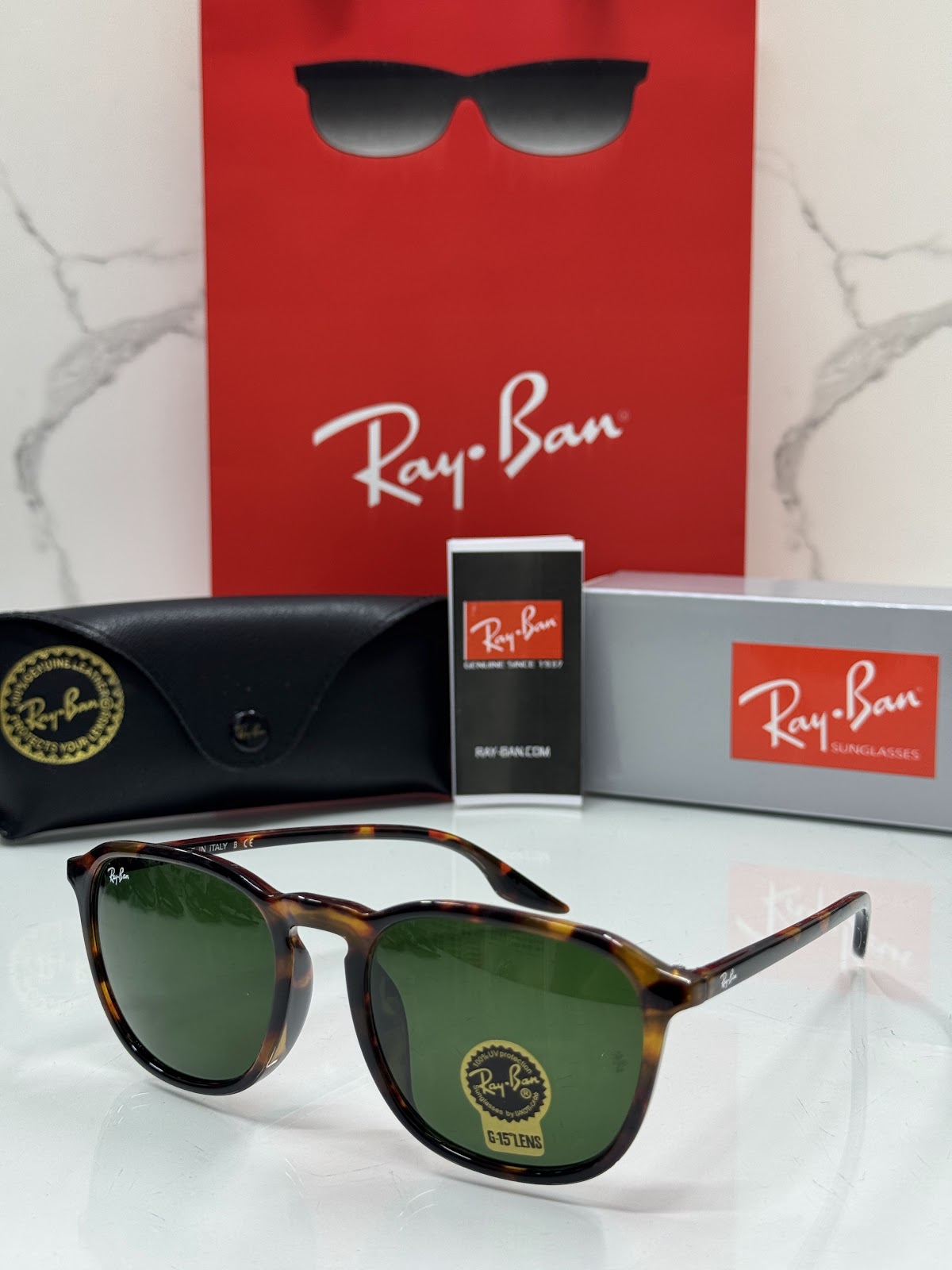 Lentes RAY-BAN — Ref. LF-L217-0278 con el packaging mostrado en la fotografía