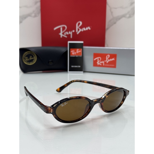 Lentes RAY-BAN — Ref. LF-L217-0285 con el packaging mostrado en la fotografía