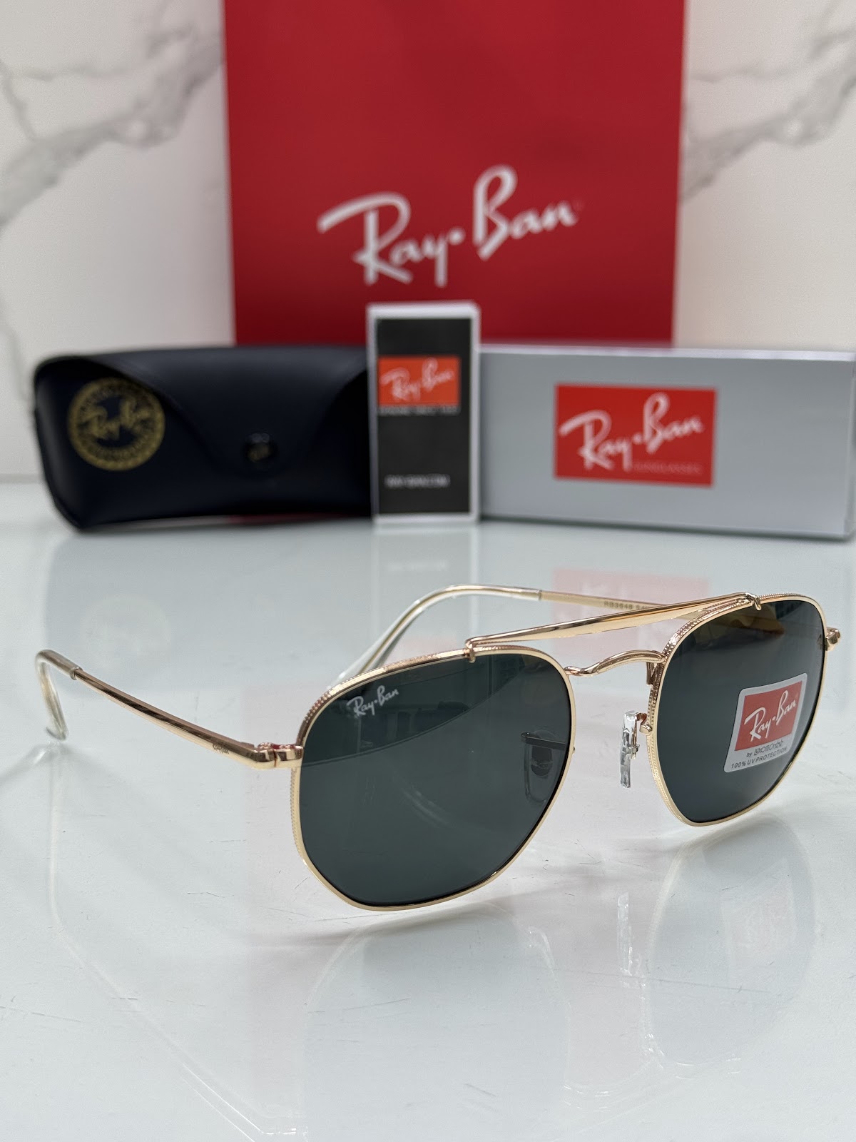 Lentes RAY-BAN — Ref. LF-L217-0288 con el packaging mostrado en la fotografía