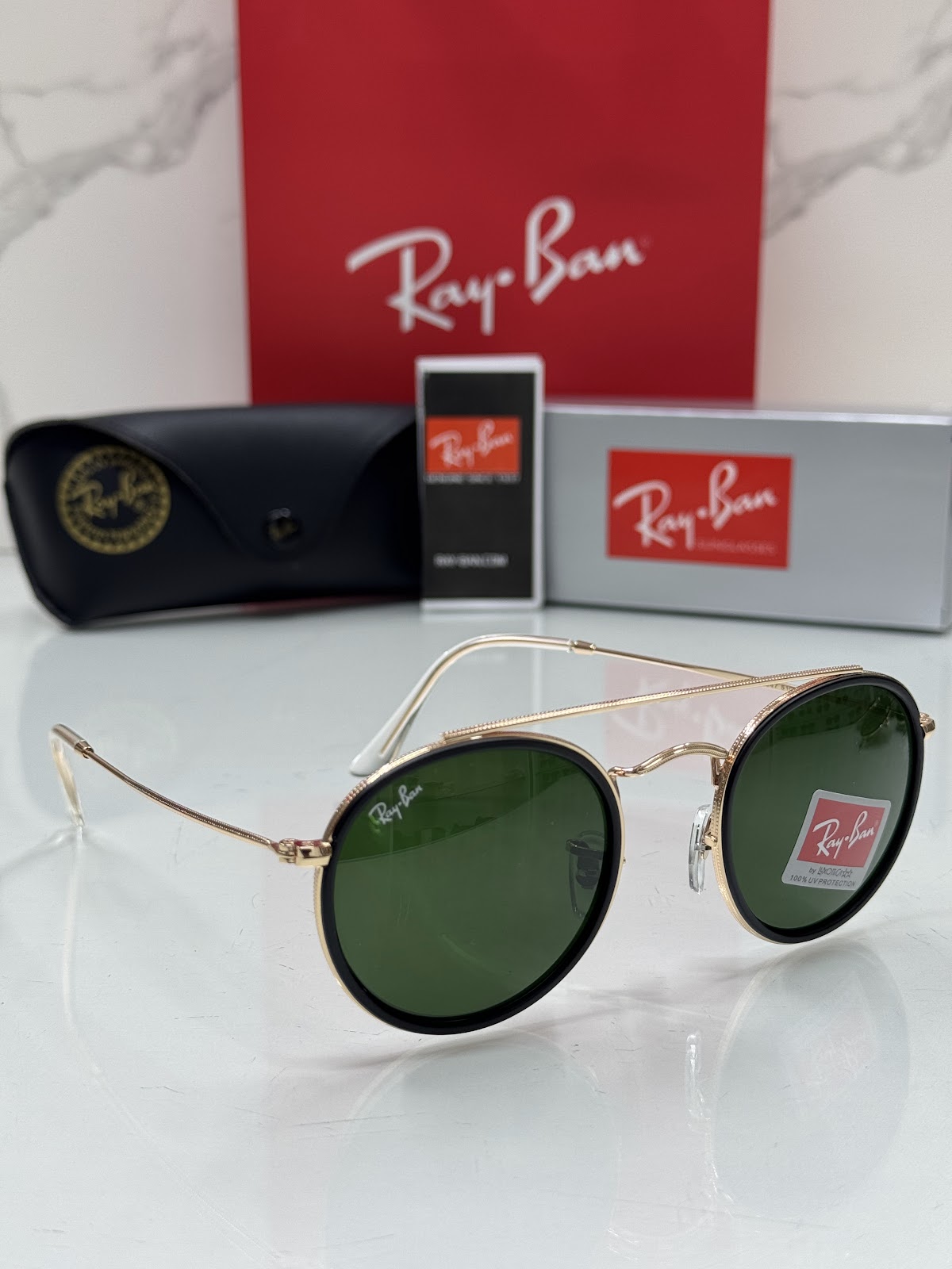 Lentes RAY-BAN — Ref. LF-L217-0294 con el packaging mostrado en la fotografía