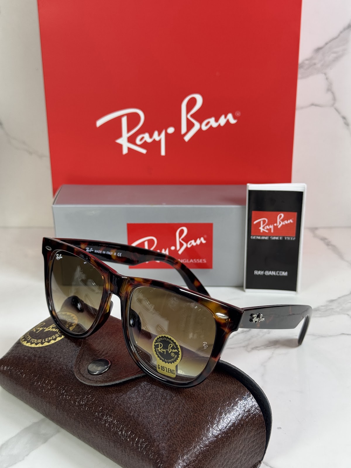 Lentes RAY-BAN — Ref. LF-L217-0301 con el packaging mostrado en la fotografía