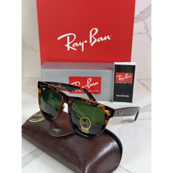 Lentes RAY-BAN — Ref. LF-L217-0302 con el packaging mostrado en la fotografía