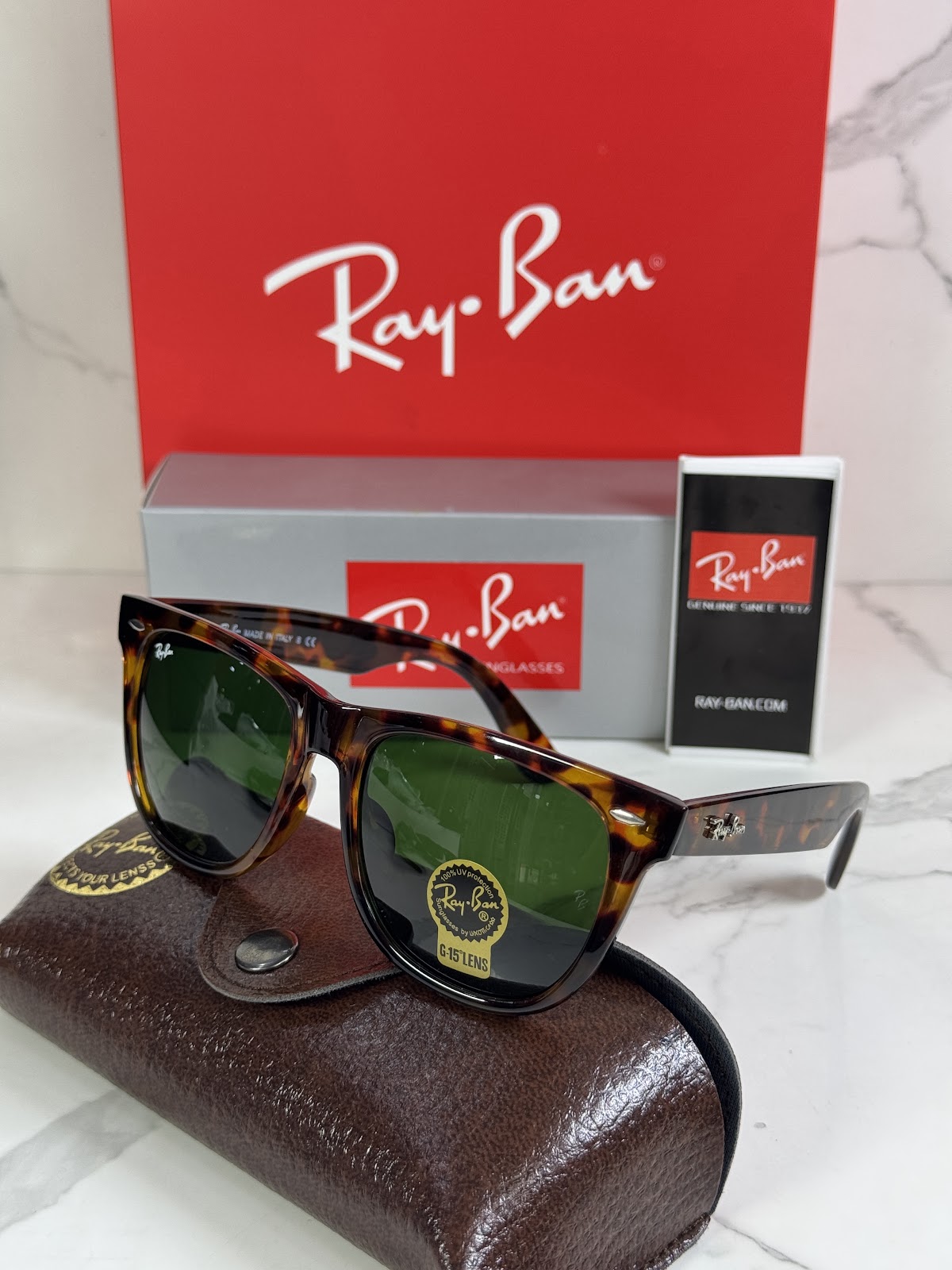 Lentes RAY-BAN — Ref. LF-L217-0302 con el packaging mostrado en la fotografía
