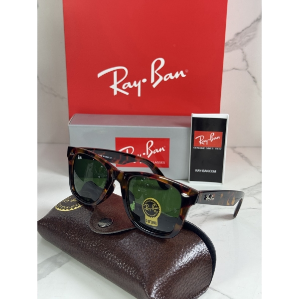 Lentes RAY-BAN — Ref. LF-L217-0305 con el packaging mostrado en la fotografía