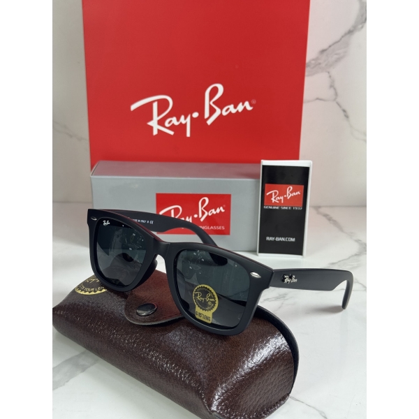 Lentes RAY-BAN — Ref. LF-L217-0306 con el packaging mostrado en la fotografía