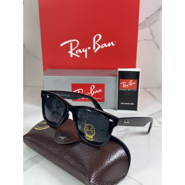 Lentes RAY-BAN — Ref. LF-L217-0308 con el packaging mostrado en la fotografía