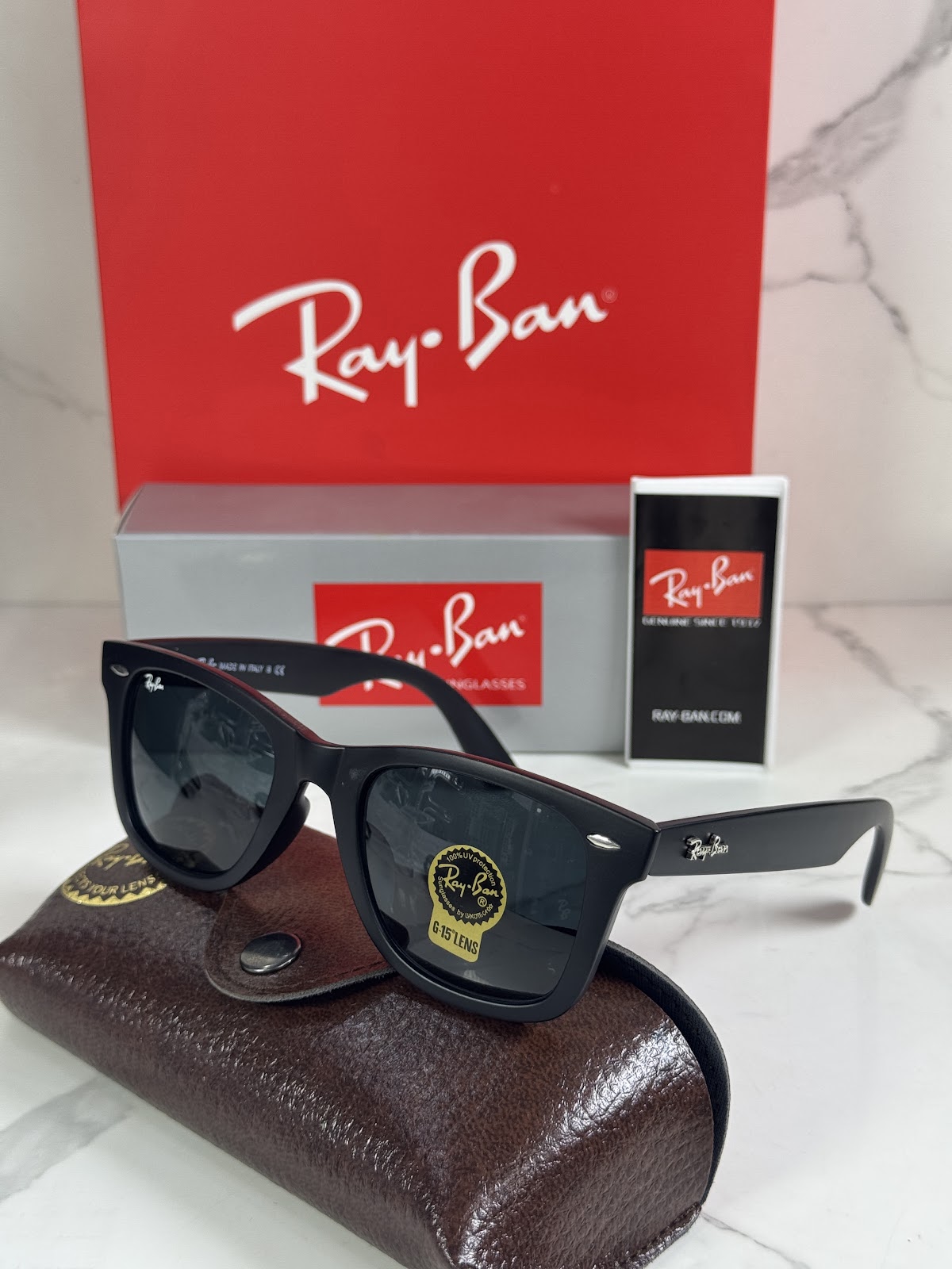 Lentes RAY-BAN — Ref. LF-L217-0309 con el packaging mostrado en la fotografía