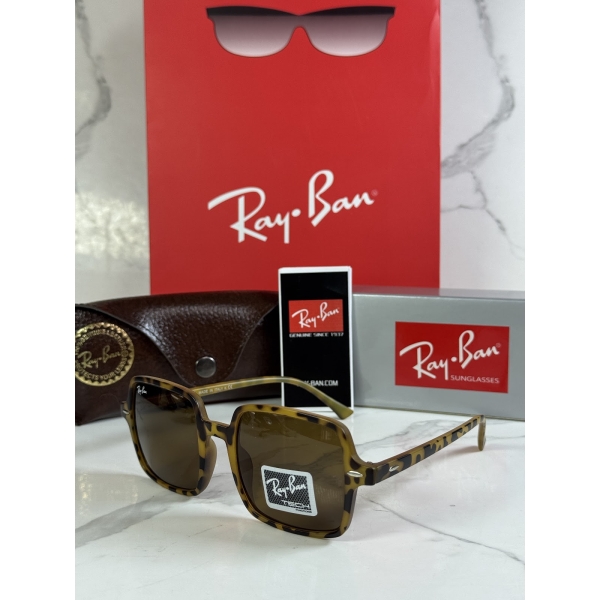 Lentes RAY-BAN — Ref. LF-L217-0314 con el packaging mostrado en la fotografía