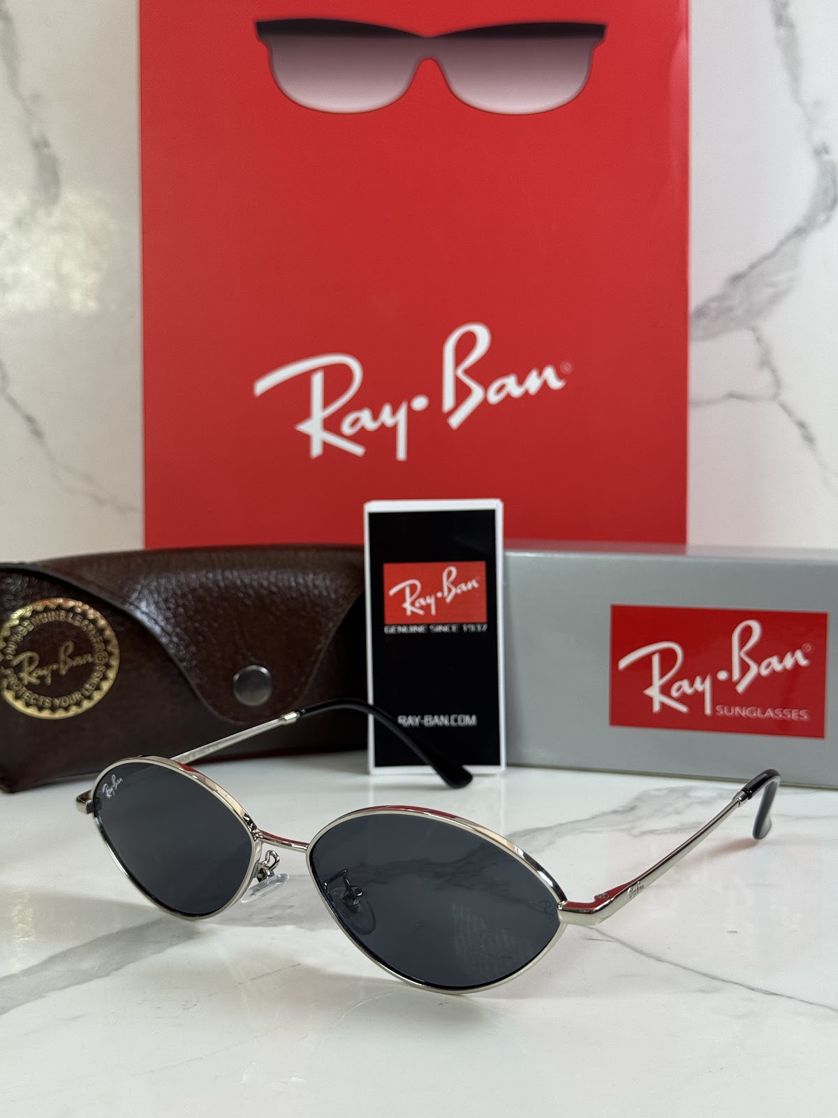 Lentes RAY-BAN — Ref. LF-L217-0326 con el packaging mostrado en la fotografía