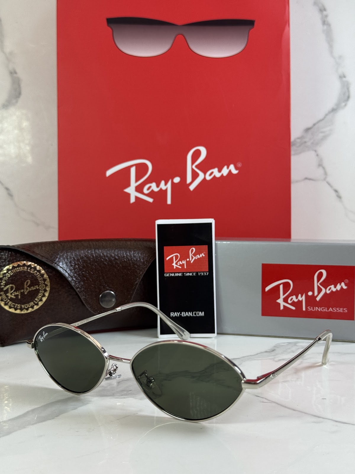 Lentes RAY-BAN — Ref. LF-L217-0328 con el packaging mostrado en la fotografía
