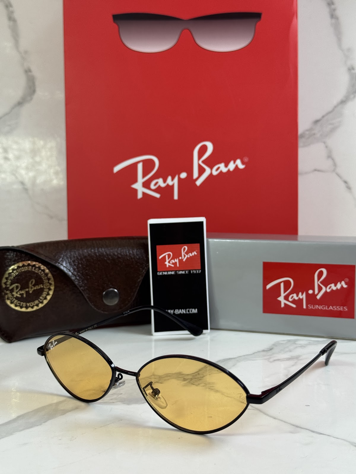 Lentes RAY-BAN — Ref. LF-L217-0329 con el packaging mostrado en la fotografía