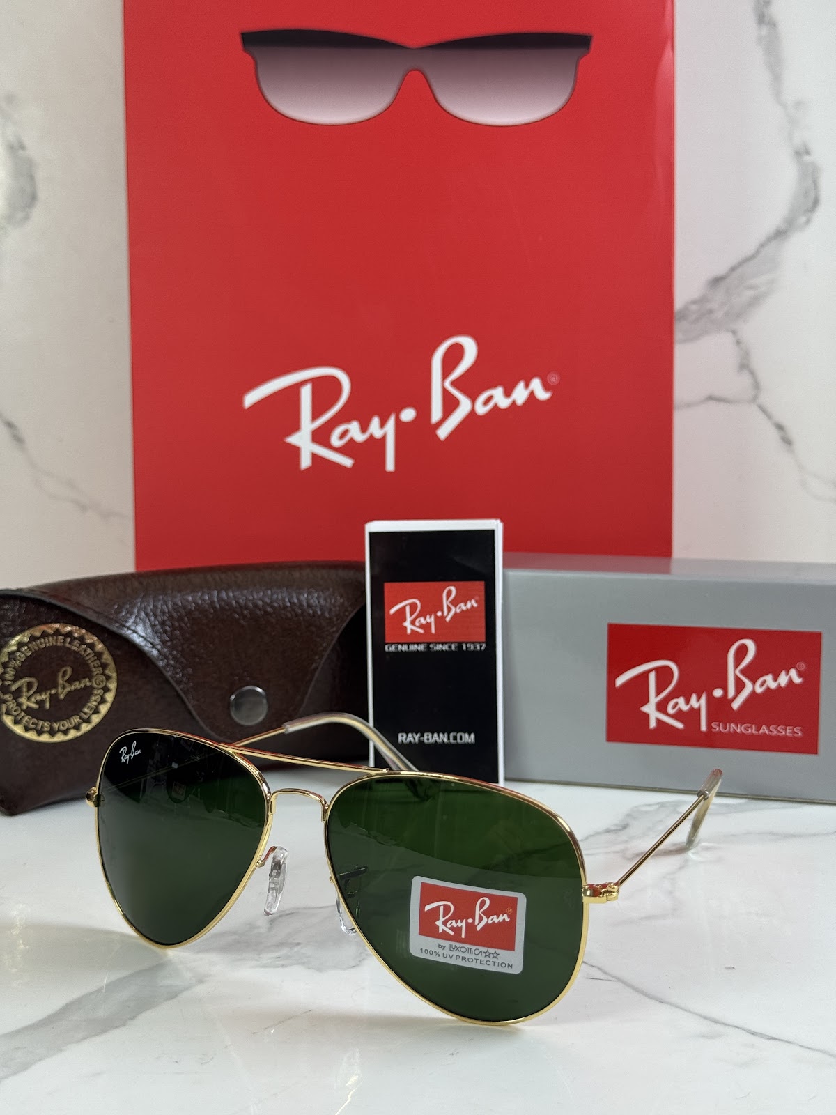 Lentes RAY-BAN — Ref. LF-L217-0341 con el packaging mostrado en la fotografía