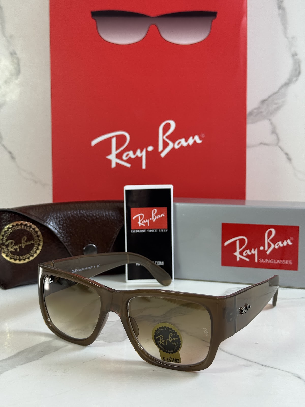Lentes RAY-BAN — Ref. LF-L217-0349 con el packaging mostrado en la fotografía
