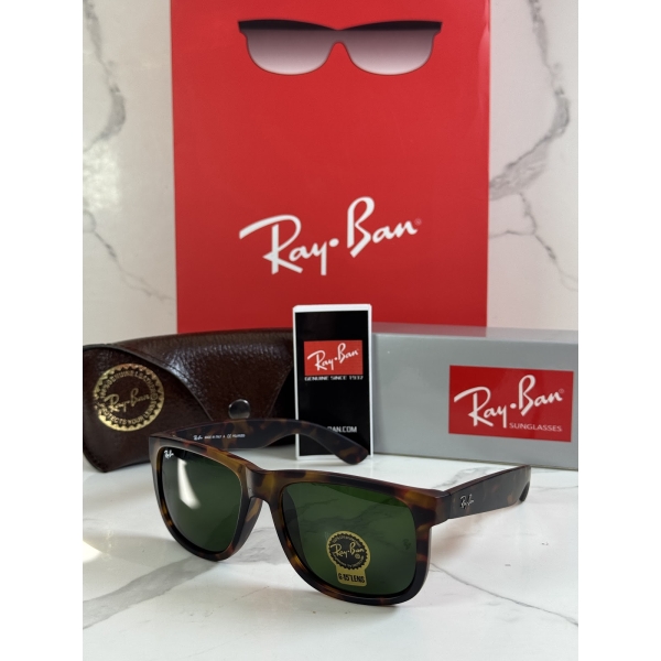 Lentes RAY-BAN — Ref. LF-L217-0351 con el packaging mostrado en la fotografía