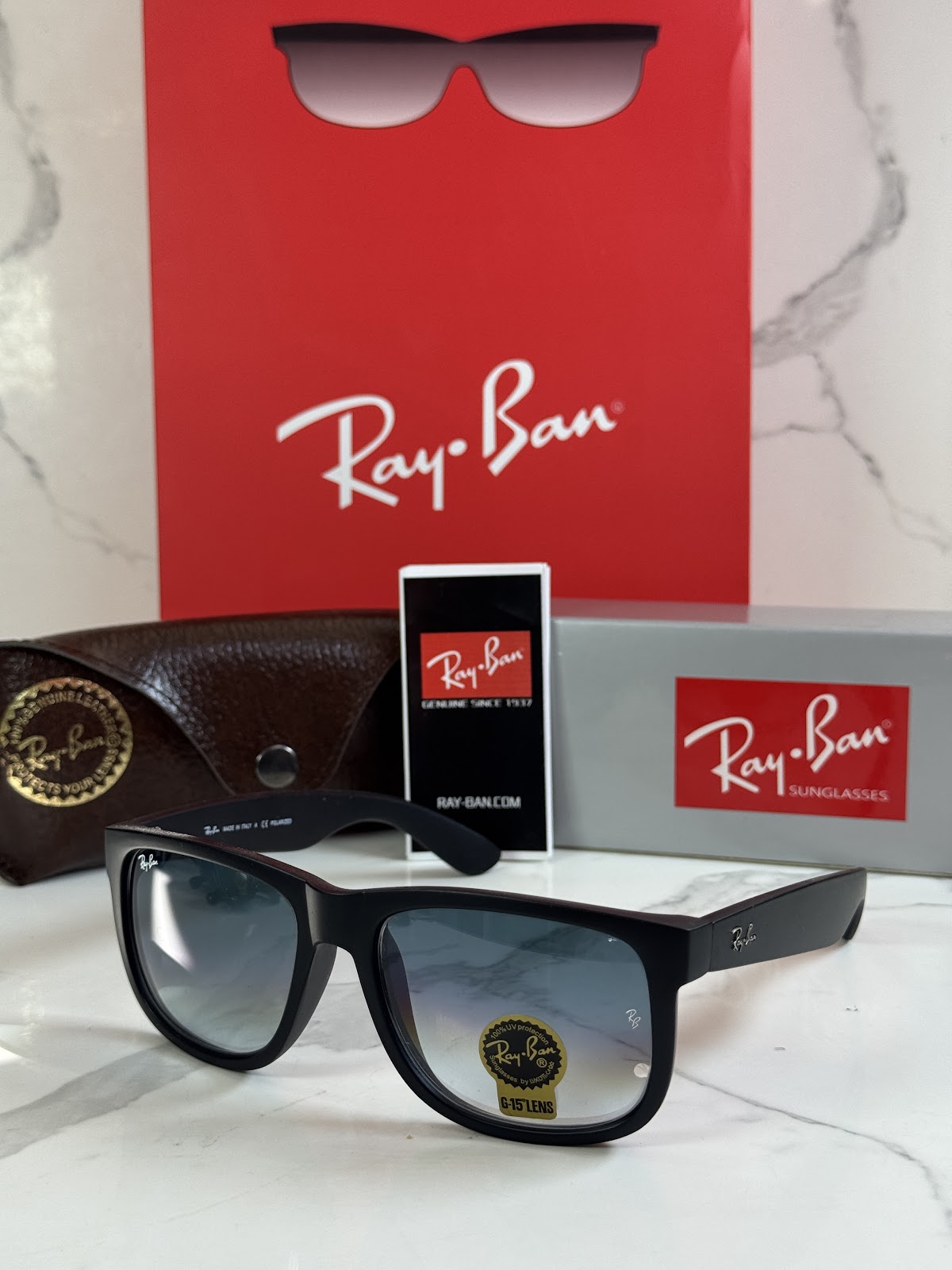Lentes RAY-BAN — Ref. LF-L217-0353 con el packaging mostrado en la fotografía