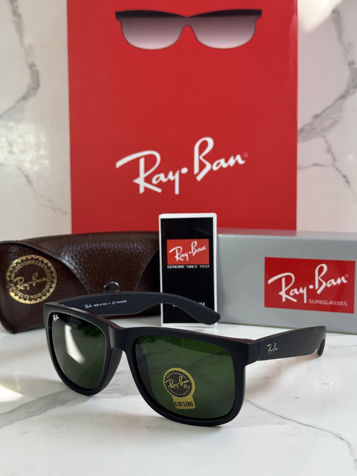 Lentes RAY-BAN — Ref. LF-L217-0354 con el packaging mostrado en la fotografía