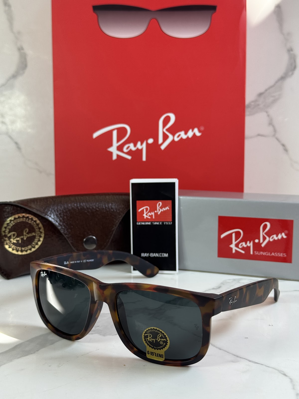 Lentes RAY-BAN — Ref. LF-L217-0355 con el packaging mostrado en la fotografía