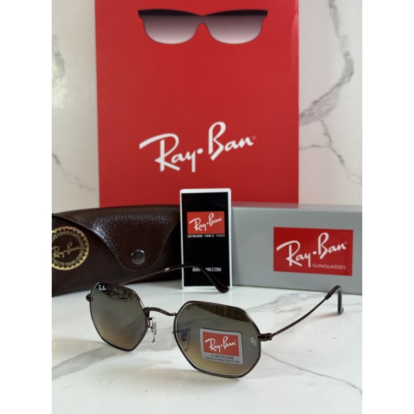 Lentes RAY-BAN — Ref. LF-L217-0360 con el packaging mostrado en la fotografía