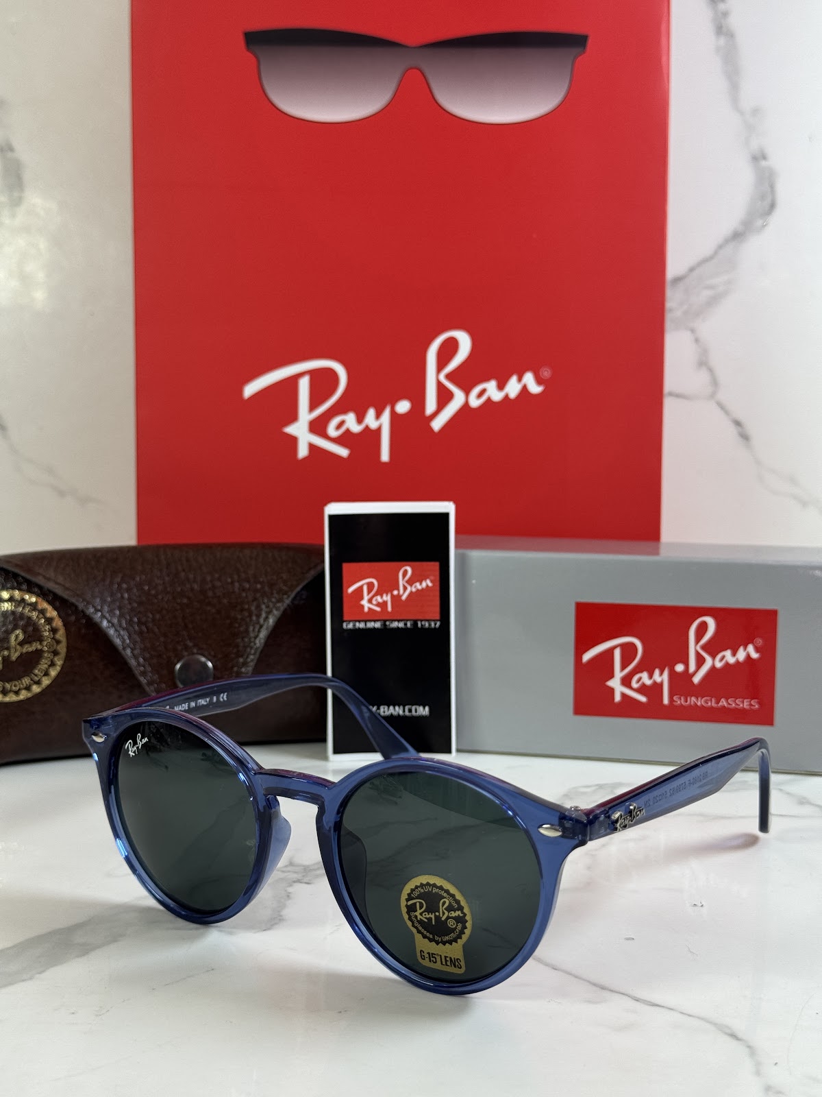 Lentes RAY-BAN — Ref. LF-L217-0366 con el packaging mostrado en la fotografía