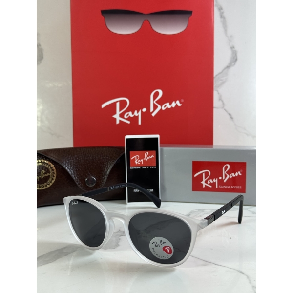 Lentes RAY-BAN — Ref. LF-L217-0367 con el packaging mostrado en la fotografía