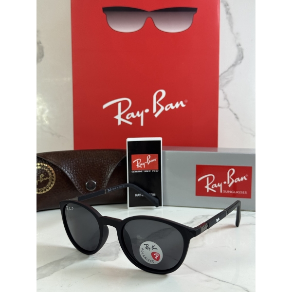 Lentes RAY-BAN — Ref. LF-L217-0368 con el packaging mostrado en la fotografía