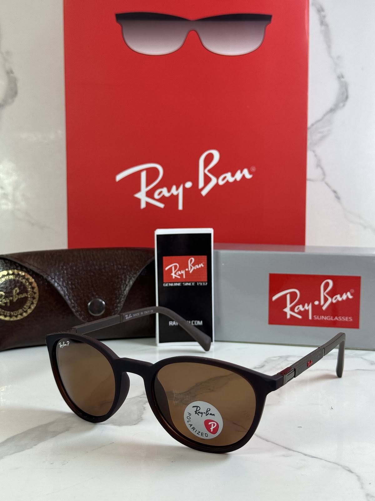 Lentes RAY-BAN — Ref. LF-L217-0369 con el packaging mostrado en la fotografía