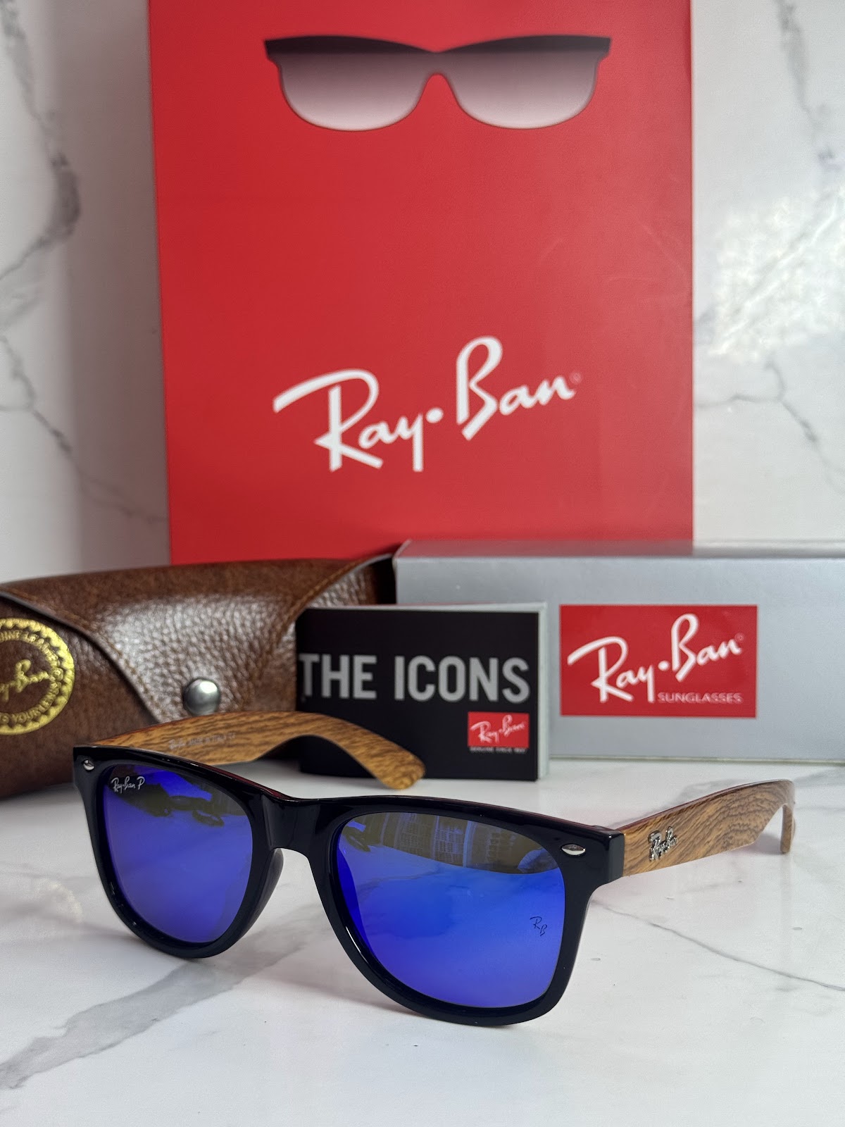 Lentes RAY-BAN — Ref. LF-L217-0371 con el packaging mostrado en la fotografía