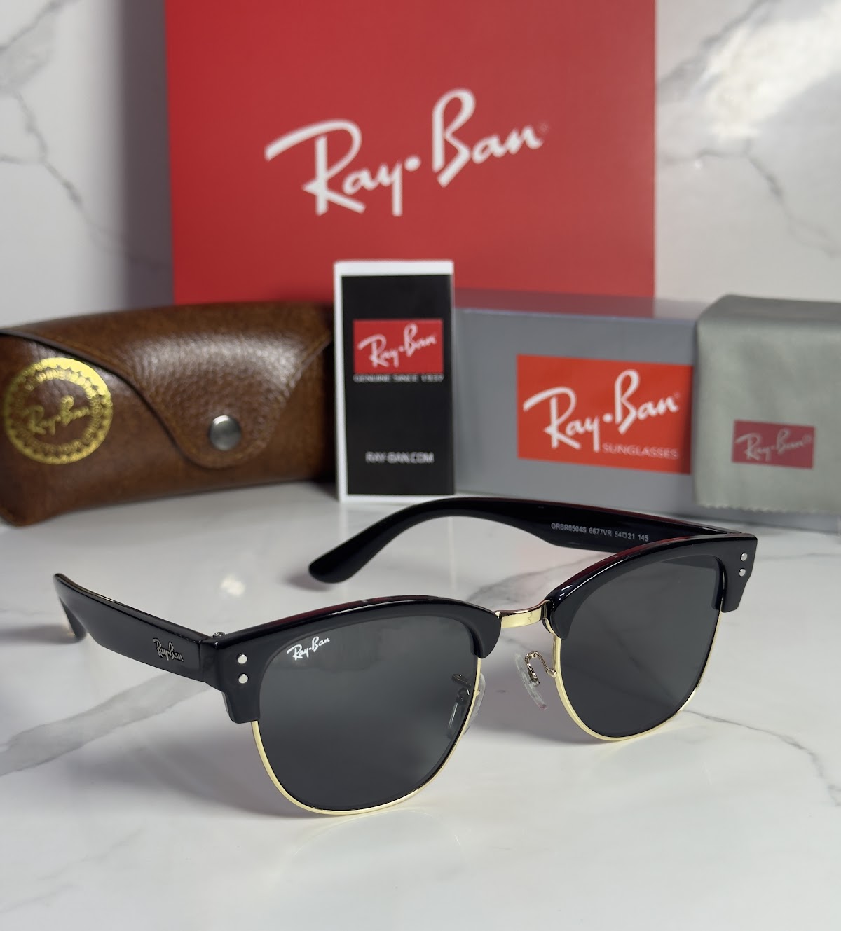 Lentes RAY-BAN — Ref. LF-L217-0378 con el packaging mostrado en la fotografía