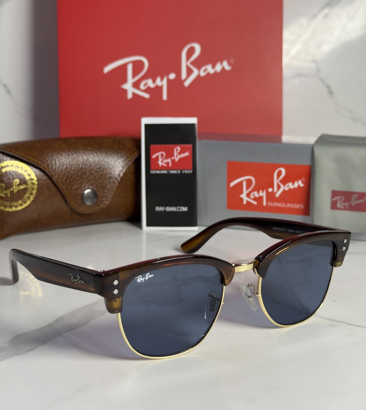 Lentes RAY-BAN — Ref. LF-L217-0381 con el packaging mostrado en la fotografía
