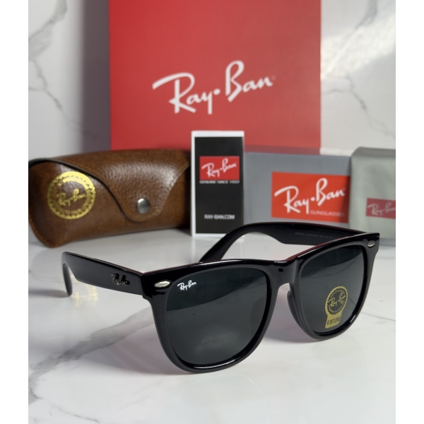 Lentes RAY-BAN — Ref. LF-L217-0394 con el packaging mostrado en la fotografía