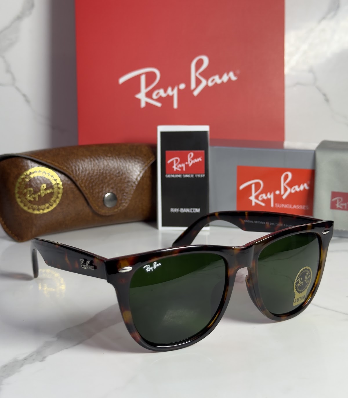 Lentes RAY-BAN — Ref. LF-L217-0395 con el packaging mostrado en la fotografía