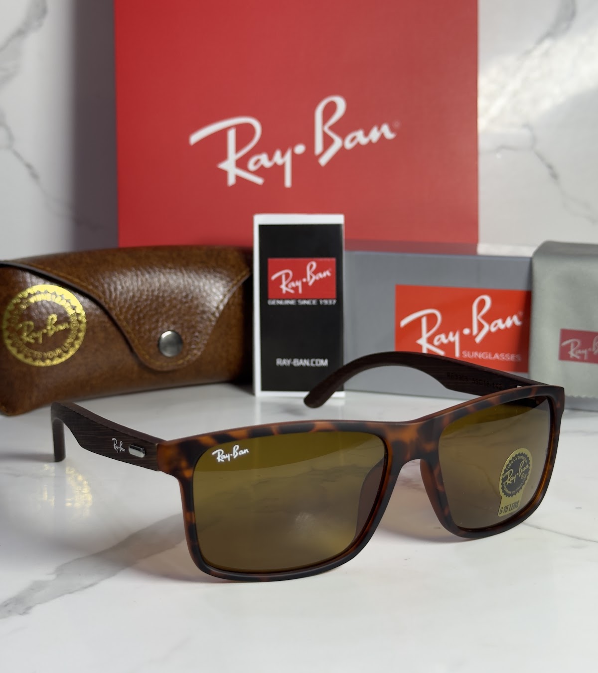 Lentes RAY-BAN — Ref. LF-L217-0398 con el packaging mostrado en la fotografía