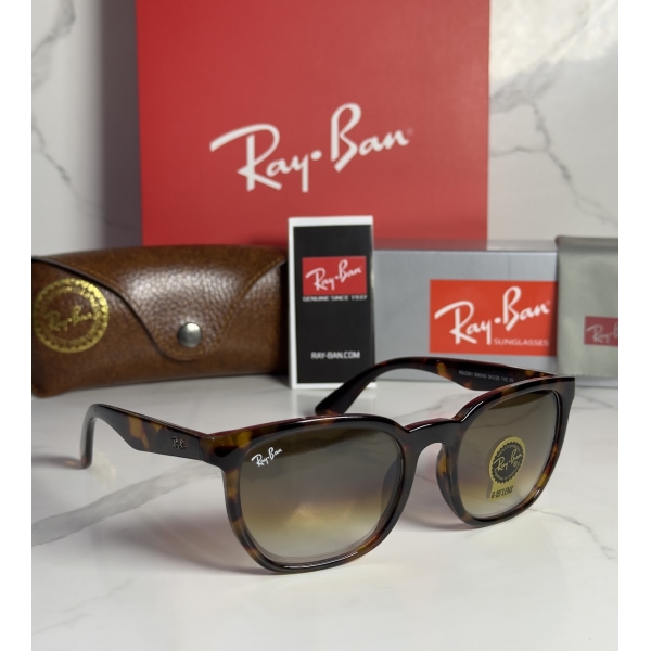 Lentes RAY-BAN — Ref. LF-L217-0402 con el packaging mostrado en la fotografía