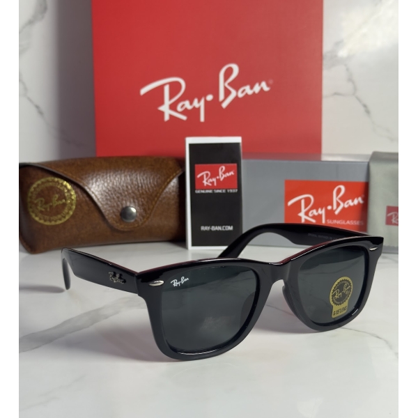 Lentes RAY-BAN — Ref. LF-L217-0409 con el packaging mostrado en la fotografía