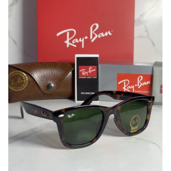 Lentes RAY-BAN — Ref. LF-L217-0412 con el packaging mostrado en la fotografía