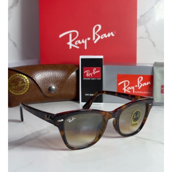 Lentes RAY-BAN — Ref. LF-L217-0451 con el packaging mostrado en la fotografía