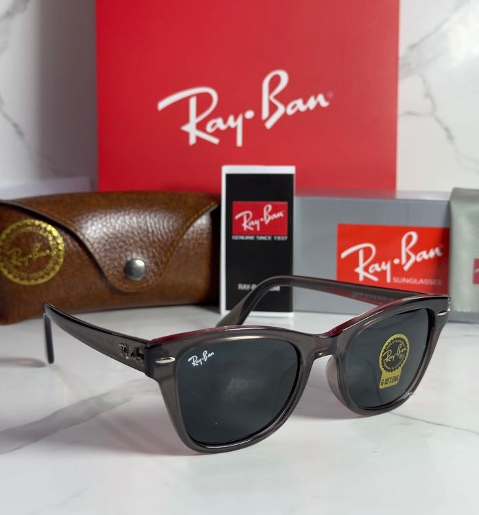 Lentes RAY-BAN — Ref. LF-L217-0454 con el packaging mostrado en la fotografía