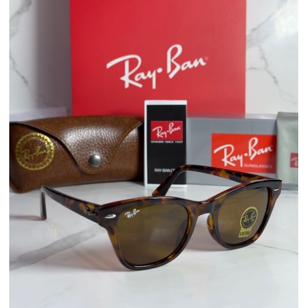 Lentes RAY-BAN — Ref. LF-L217-0455 con el packaging mostrado en la fotografía