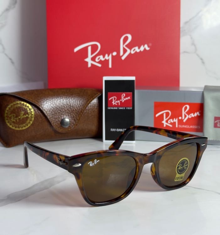 Lentes RAY-BAN — Ref. LF-L217-0455 con el packaging mostrado en la fotografía
